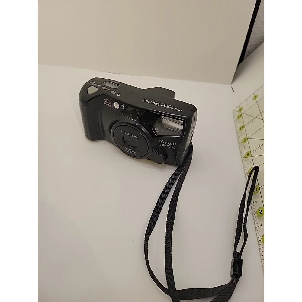 Fuji Discovery 1000 Zoom 35mm Film Camera Multi AF Fujinon 35-80mm Point